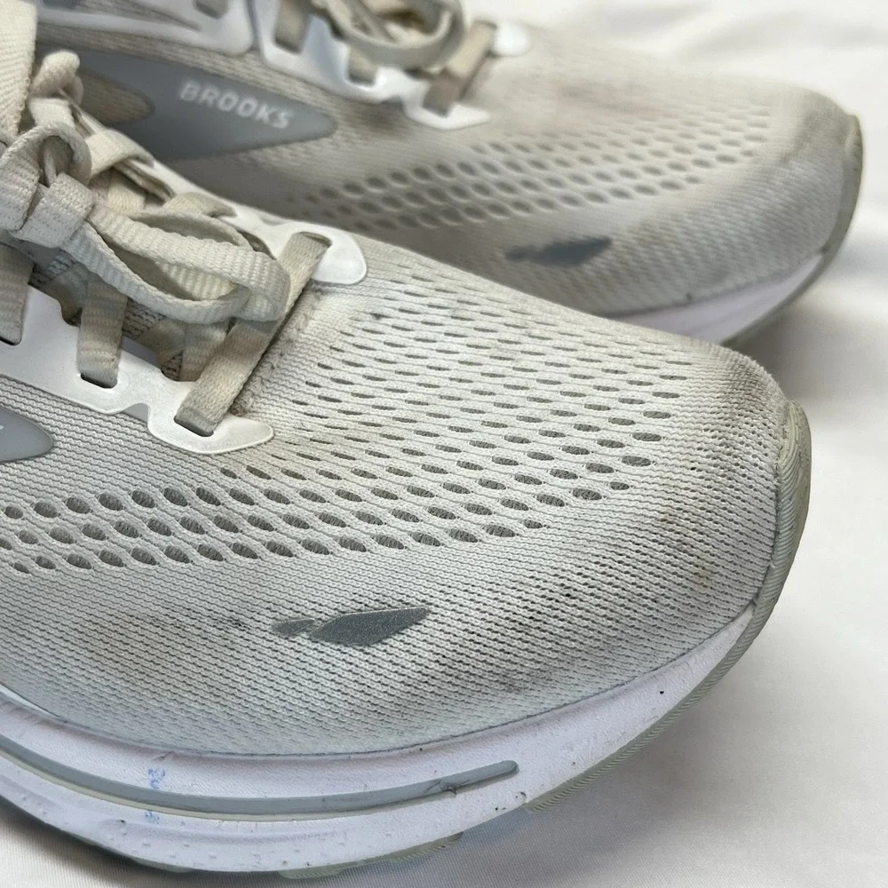 Brooks Adrenaline GTS 23 Women's Size 12 B (Medium) Running Shoes White Gray‎